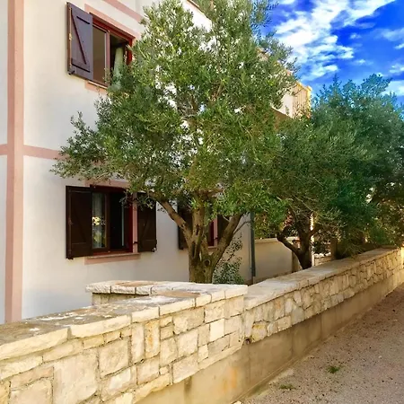 Olive House A4 Apartment